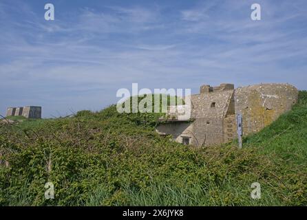 Fecamp, Frankreich - 10. Mai 2024: Deutscher Bunkerkomplex aus zwei Radaranlagen des Typs Mammut und Würzburg Riese in Fecamp während der Zweiten Welt Wa Stockfoto