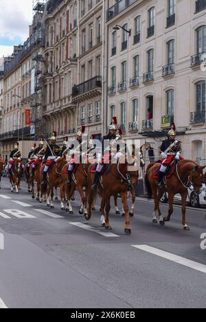 Paris, Frankreich. Die republikanische Garde übt für die Parade des Siegtages. Stockfoto