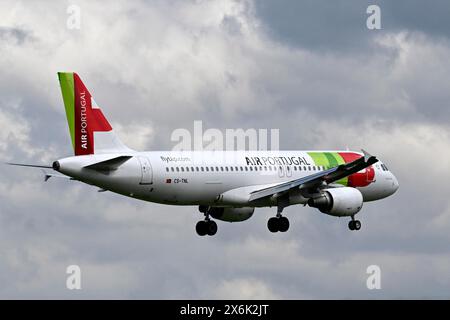 FLUGZEUGHAHN Air Portugal, Airbus A320-200, CS-TNL Stockfoto