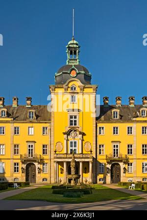 Vorderansicht des Schlosses Bueckeburg, Stammsitz des Hauses Schaumburg-Lippe, Bueckeburg, Niedersachsen, Deutschland Stockfoto