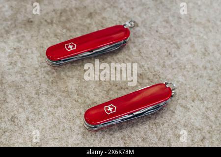 Luzern, Schweiz - 10. August 2023: Victorinox berühmte Schweizer Messer Stockfoto