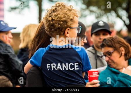 Frankreich. Mai 2024. © PHOTOPQR/L'INDEPENDENT/Nicolas Parent ; ; 15/05/2024 ; Etape 7 du Relais de la flamme olympique, dans les Pyrénées-Orientales. Dernier Relay au palais des rois de Majorque, Fanny Horta, allume le chaudron olympique. Perpignan, Frankreich, 15. Mai 2024 Olympische Fackelstaffel. Quelle: MAXPPP/Alamy Live News Stockfoto