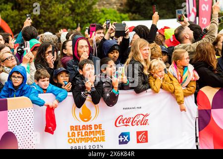 Frankreich. Mai 2024. © PHOTOPQR/L'INDEPENDENT/Nicolas Parent ; ; 15/05/2024 ; Etape 7 du Relais de la flamme olympique, dans les Pyrénées-Orientales. Dernier Relay au palais des rois de Majorque, Fanny Horta, allume le chaudron olympique. Perpignan, Frankreich, 15. Mai 2024 Olympische Fackelstaffel. Quelle: MAXPPP/Alamy Live News Stockfoto