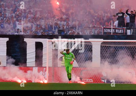 Posen, Polen. Mai 2024. Kacper Tobiasz aus Lech Poznan wurde während des PKO BP Ekstraklasa-Spiels zwischen Lech Poznan und Legia Warszawa im Enea Stadium beobachtet. Endpunktzahl: Lech Poznan 1:2 Legia Warszawa. (Foto: Maciej Rogowski/SOPA Images/SIPA USA) Credit: SIPA USA/Alamy Live News Stockfoto