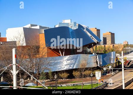 Das Weisman Art Museum auf dem Campus der University of Minnesota wurde von Frank Gehry entworfen. Stockfoto