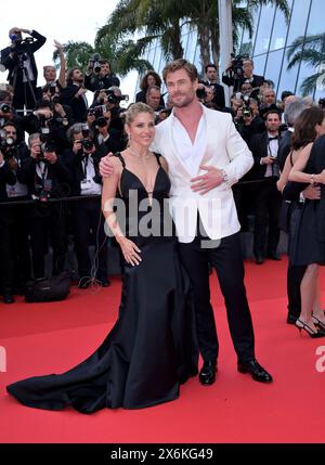CANNES, FRANKREICH. 15. Mai 2024: Elsa Pataky & Chris Hemsworth im Furiosa: A Mad Max Saga Premiere beim 77. Festival de Cannes. Bild: Paul Smith / Featureflash Stockfoto
