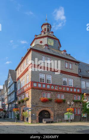 Marktplatz mit Rathaus und Fachwerkhäusern, Herborn, Lahn, Westerwald, Hessisches Bergland, Lahntal, Hessen, Deutschland Stockfoto