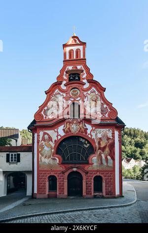 Füssen, Deutschland - 12. August 2023: Heilig-Geist-Spitalkirche in Füssen, Bayern, Süddeutschland Stockfoto