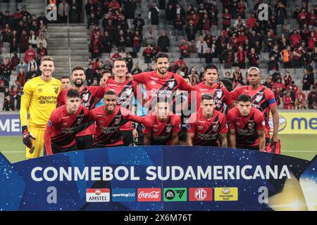 Curitiba, Brasilien. Mai 2024. PR - CURITIBA - 15/05/2024 - COPA SUL-AMERICANA 2024, ATHLETICO-PR x DANUBIO - Athletico-PR Spieler posieren für ein Foto vor dem Spiel gegen Danubio im Stadion Arena da Baixada für die Copa Sul-Americana 2024 Meisterschaft. Foto: Robson Mafra/AGIF (Foto: Robson Mafra/AGIF/SIPA USA) Credit: SIPA USA/Alamy Live News Stockfoto