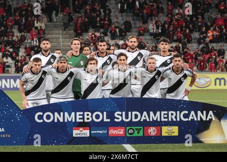 Curitiba, Brasilien. Mai 2024. PR - CURITIBA - 15/05/2024 - COPA SUL-AMERICANA 2024, ATHLETICO-PR x DANUBIO - Danubio Spieler posieren für ein Foto vor dem Spiel gegen Athletico-PR im Stadion Arena da Baixada für die Copa Sul-Americana 2024 Meisterschaft. Foto: Robson Mafra/AGIF (Foto: Robson Mafra/AGIF/SIPA USA) Credit: SIPA USA/Alamy Live News Stockfoto