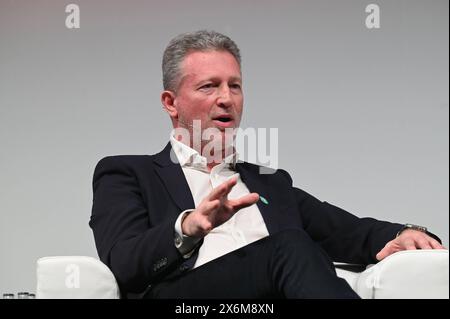 Manager Jens Prautzsch, CEO, unsere Grüne Glasfaser GmbH & Co. KG spricht auf der Anagacom, Europas führende Kongressmesse für Breitband, Fernsehen und Online. *** Manager Jens Prautzsch, CEO, unsere Grüne Glasfaser GmbH Co KG spricht auf der Anagacom, Europas Leitmesse für Breitband, Fernsehen und Online Stockfoto