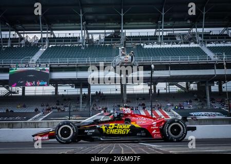 Speedway, in, USA. Mai 2024. PIETRO FITTIPALDI (30) aus Miami, Florida, überquert den Ziegelhof, während er für den 108. Lauf des Indianapolis 500 auf dem Indianapolis Motor Speedway in Speedway, IN, trainiert. (Credit Image: © Grindstone Media Group/ASP) NUR REDAKTIONELLE VERWENDUNG! Nicht für kommerzielle ZWECKE! Stockfoto