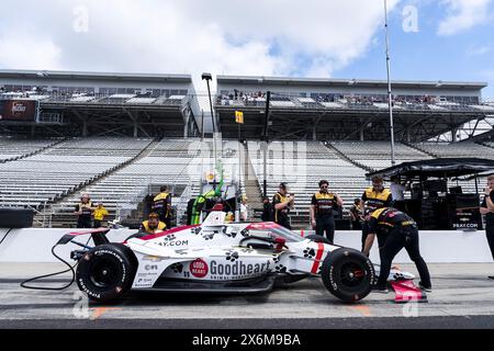 Speedway, in, USA. Mai 2024. Die Crew von AJ Foyt Racing bereitet ihre Rennwagen auf den 108. Lauf des Indianapolis 500 auf dem Indianapolis Motor Speedway IN vor. (Credit Image: © Grindstone Media Group/ASP) NUR REDAKTIONELLE VERWENDUNG! Nicht für kommerzielle ZWECKE! Stockfoto