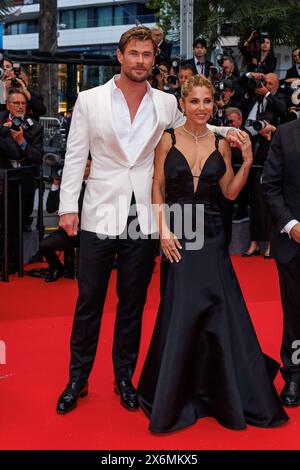 Festival de Cannes - Premiere - Furiosa: A Mad Max Saga Chris Hemsworth und Elsa Pataky bei der Premiere des Filmes Furiosa: A Mad Max Saga während der 77. Cannes Film Festspiele im Palais de Festival. *** Festival de Cannes Premiere Furiosa A Mad Max Saga Chris Hemsworth und Elsa Pataky bei der Premiere des Films Furiosa A Mad Max Saga während des Cannes Film Festivals 77 im Palais de Festival Copyright: XEventpressxKochanx Stockfoto