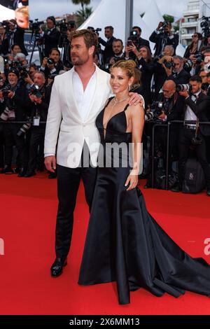 Festival de Cannes - Premiere - Furiosa: A Mad Max Saga Chris Hemsworth und Elsa Pataky bei der Premiere des Filmes Furiosa: A Mad Max Saga während der 77. Cannes Film Festspiele im Palais de Festival. *** Festival de Cannes Premiere Furiosa A Mad Max Saga Chris Hemsworth und Elsa Pataky bei der Premiere des Films Furiosa A Mad Max Saga während des Cannes Film Festivals 77 im Palais de Festival Copyright: XEventpressxKochanx Stockfoto
