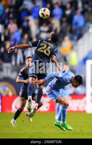 Chester, Pennsylvania, USA. Mai 2024. Philadelphia Union Defender Nathan Harriel (26) führt den Ball in der zweiten Hälfte eines MLS-Spiels gegen den New York City FC im Subaru Park in Chester, Pennsylvania an. Kyle Rodden/CSM/Alamy Live News Stockfoto