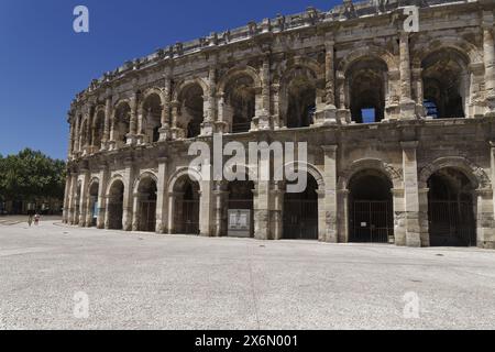 Nîmes, Frankreich. 11. Juni 2022. Les Arênes, ein römisches Denkmal aus dem 1. Jahrhundert, ist Teil des Erbes von Nîmes, Frankreich Stockfoto
