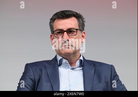 Köln, Deutschland. Mai 2024. Manager Andreas Pfisterer, CEO, Deutsche Glasfaser spricht auf der Anagacom, Europas führender Kongressmesse für Breitband, Fernsehen und Online. Quelle: Horst Galuschka/dpa/Alamy Live News Stockfoto