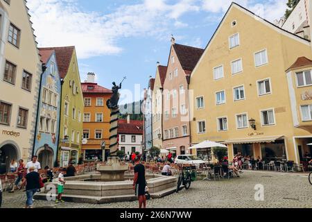 Füssen, Deutschland - 14. August 2023: Malerisches Stadtzentrum von Füssen, Bayern, Süddeutschland Stockfoto