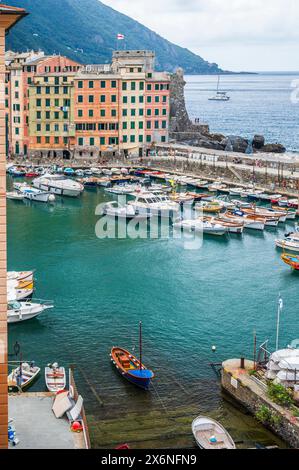 Camogli. Das historische Zentrum von Ligurien liegt am Meer. Wunderbares Italien. Stockfoto