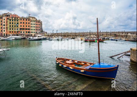 Camogli. Das historische Zentrum von Ligurien liegt am Meer. Wunderbares Italien. Stockfoto