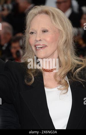 15. Mai 2024, Cannes, Frankreich: CANNES, FRANKREICH - 15. MAI: Faye Dunaway nimmt am 77 15. MAI 2024 im Palais des Festivals in Cannes Teil. (Kreditbild: © Frederick Injimbert/ZUMA Press Wire) NUR REDAKTIONELLE VERWENDUNG! Nicht für kommerzielle ZWECKE! Stockfoto