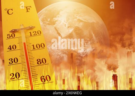 Heiße Temperatur der Stadt, Thermometer auf gelbem Himmel mit Sonnenschein im Sommer zeigen höheres Wetter, Konzept globale Erwärmung, Element von NASA Stockfoto