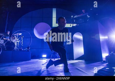 Oslo, Norwegen. Mai 2024. Die US-amerikanische Band Future Islands gibt ein Live-Konzert in der Sentrum Scene in Oslo. Hier ist Sänger Samuel T. Herring live auf der Bühne zu sehen. (Foto: Gonzales Photo/Alamy Live News Stockfoto