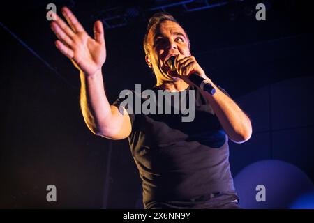 Oslo, Norwegen. Mai 2024. Die US-amerikanische Band Future Islands gibt ein Live-Konzert in der Sentrum Scene in Oslo. Hier ist Sänger Samuel T. Herring live auf der Bühne zu sehen. (Foto: Gonzales Photo/Alamy Live News Stockfoto