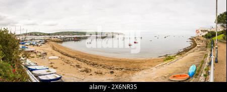 Panorama der Fischerboote im Hafen. Swanage Bay, Dorset, Großbritannien Stockfoto