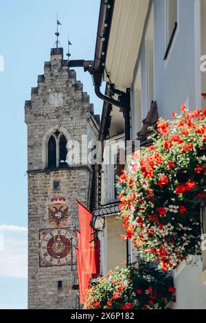 Der Zwolferturm in Vipiteno (Sterzing), ein 46 m hoher Turm, der 1470 errichtet wurde und das Symbol der Stadt ist, die die Neustadt von der Altstadt trennt Stockfoto