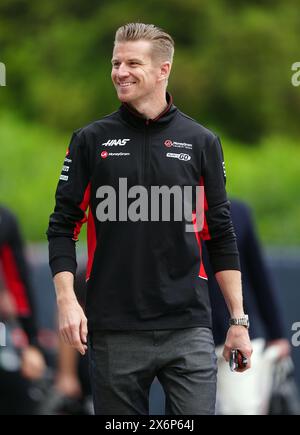 Nico Hulkenberg des Haas F1-Teams kommt auf der Rennstrecke Autodromo Internazionale Enzo e Dino Ferrari in Italien an. Bilddatum: Donnerstag, 16. Mai 2024. Stockfoto