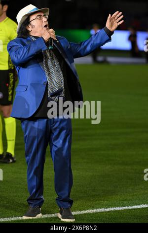 Der italienische Sänger Al Bano, Albano Antonio Carrisi, tritt vor dem Finale des Italienpokals zwischen Atalanta BC und Juventus FC im Olimpico-Stadion in Rom (Italien) am 15. Mai 2024 auf. Stockfoto