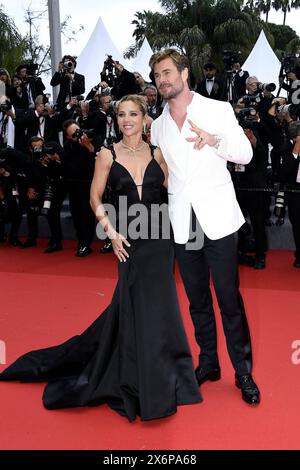 Elsa Pataky und Chris Hemsworth bei der Furiosa: A Mad Max Saga Film Premiere am 15.05.2024 in Cannes Cannes Film Festival 2024 - Furiosa: A Mad Max Saga Film Premiere *** Elsa Pataky und Chris Hemsworth bei der Furiosa A Mad Max Saga Film Premiere am 15 05 2024 in Cannes Cannes Film Festival 2024 Furiosa a A Mad Max Saga Film Premiere Stockfoto