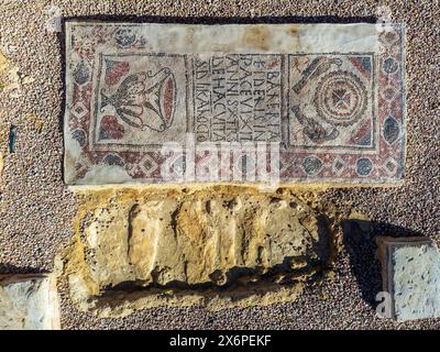 Grabstein und Mosaik von Baleria, Basilika von Son Peretó des paläochristlichen Kultes, archäologische Stätte von Son Peretó, Manacor, Mallorca, Balearen, Spanien. Stockfoto