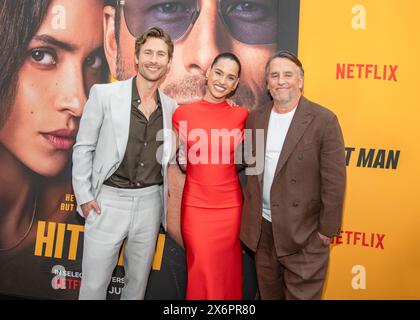 AUSTIN, TEXAS - 15. MAI: (L-R) Glen Powell, Adria Arjona und Richard Linklater nehmen am 15. Mai 2024 an der Premiere von Netflix's 'Hit man' & Glen Powell's Induktion in die Texas Film Hall of Fame im Paramount Theatre in Austin, Texas, Teil. (Foto: Maggie Boyd/SIPA USA) Credit: SIPA USA/Alamy Live News Stockfoto