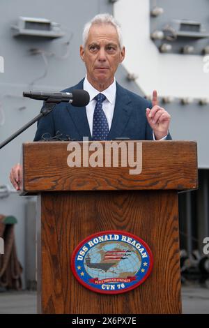 Yokosuka, Japan. Mai 2024. Der US-Botschafter in Japan Rahm Emanuel spricht am Donnerstag, den 16. Mai 2024, während einer Pressekonferenz bei Fleet Activities Yokosuka in der Präfektur Kanagawa. Foto: Keizo Mori/UPI Credit: UPI/Alamy Live News Stockfoto