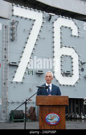 Yokosuka, Japan. Mai 2024. Der US-Botschafter in Japan Rahm Emanuel spricht am Donnerstag, den 16. Mai 2024, während einer Pressekonferenz bei Fleet Activities Yokosuka in der Präfektur Kanagawa. Foto: Keizo Mori/UPI Credit: UPI/Alamy Live News Stockfoto