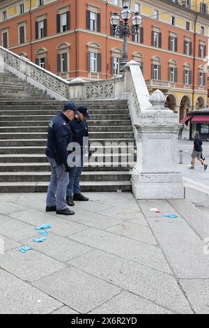 Bologna, Italien. Mai 2024. Bologna, scalinata della montagnola, nella notte del 15 maggio è stato accoltellato a morte un ragazzo tunisino di 21 anni dopo una tentata rapina. Bologna, Italia - Cronaca - Giovedì 16 Maggio 2024 ( Foto Guido Calamosca/LaPresse ) Bologna, Bergtreppe, in der Nacht des 15. Mai wurde ein 21-jähriger tunesischer Junge nach einem versuchten Raubüberfall erstochen. News - Bologna, Italien - so, 16. do 2024 ( Foto Guido Calamosca/LaPresse ) Credit: LaPresse/Alamy Live News Stockfoto