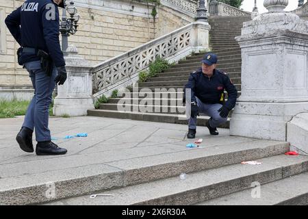 Bologna, Italien. Mai 2024. Bologna, scalinata della montagnola, nella notte del 15 maggio è stato accoltellato a morte un ragazzo tunisino di 21 anni dopo una tentata rapina. Bologna, Italia - Cronaca - Giovedì 16 Maggio 2024 ( Foto Guido Calamosca/LaPresse ) Bologna, Bergtreppe, in der Nacht des 15. Mai wurde ein 21-jähriger tunesischer Junge nach einem versuchten Raubüberfall erstochen. News - Bologna, Italien - so, 16. do 2024 ( Foto Guido Calamosca/LaPresse ) Credit: LaPresse/Alamy Live News Stockfoto