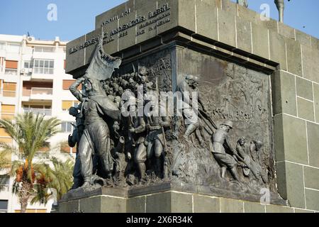 IZMIR, TURKIYE - 22. OKTOBER 2023: Izmir Atatürk Monument auf dem Platz der Republik, Stadt Alsancak Stockfoto