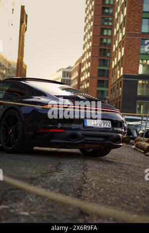 Der neueste Porsche 911 Carrera GTS der Baureihe 992 verkörpert die Perfektion und Leidenschaft, die Porsche ausgezeichnet. Stockfoto