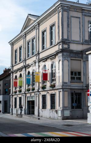 Vilvoorde, Flämisch Brabant, Belgien - 14. Mai 2024 - Fassade hinter dem Rathaus Stockfoto