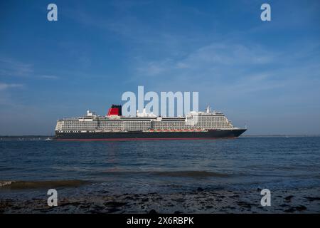 Cunards Königin Anne verlässt Southampton Stockfoto