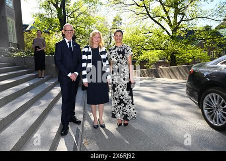 Stockholm, Schweden. Mai 2024. Kronprinzessin Victoria zusammen mit dem ständigen Sekretär Hans Ellegren und der Vorsitzenden Birgitta Henriques Normark vor der Verleihung des Crafoord-Preises an der Königlich Schwedischen Akademie der Wissenschaften am 16. Mai 2024 in Stockholm, Schweden.Foto: Fredrik Sandberg/TT/Code 10080 Credit: TT News Agency/Alamy Live News Stockfoto