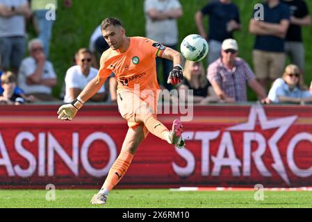 Torhüter Jari de Busser (20) von Lommel, dargestellt während eines Fußballspiels zwischen KMSK Deinze und SK Lommel in den Aufstiegsspielen - zweites Leg in der Saison 2023-2024 der Challenger Pro League , am Montag, den 12 . Mai 2024 in Deinze , Belgien . FOTO SPORTPIX | David Catry Stockfoto