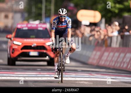 Fano, Italien. Mai 2024. Alaphilippe Julian (Team Soudal - Quickstep) gewinnt die 12. Etappe des Giro d'Italia von Martinsicuro nach Fano, Italien - Donnerstag, 16. Mai 2024 - Sport, Radfahren (Foto: Massimo Paolone /LaPresse) Credit: LaPresse/Alamy Live News Stockfoto