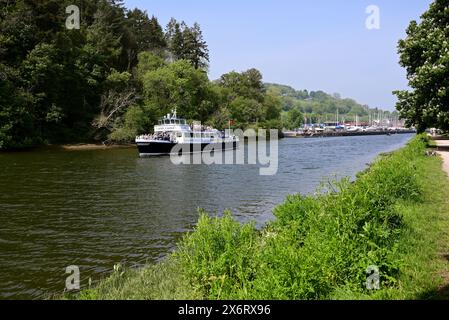 Dartmouth Riverboats Cardiff Castle verlässt Totnes entlang des Flusses Dart in Richtung Dartmouth. Stockfoto