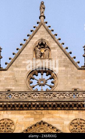 Kathedrale Von Leon, Leon, Kastilien, Spanien. Catedral de Santa Maria de Regla de Leon, römisch-katholische Kirche auf dem Jakobsweg. Mittelalterliche Reise Europa Stockfoto