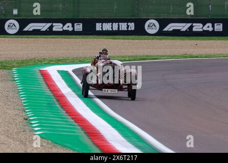 RUSSELL George (gbr) fuhr den 100 Jahre alten Mercedes-Rennwagen während der Formel 1 MSC Cruises Gran Premio del Made in Italy e Dellâ&#x80;&#x99;Emilia-Romagne 2024, 7. Runde der Formel-1-Weltmeisterschaft 2024 vom 17. Bis 19. Mai 2024 auf dem Autodromo Enzo e Dino Ferrari in Imola, Italien Stockfoto